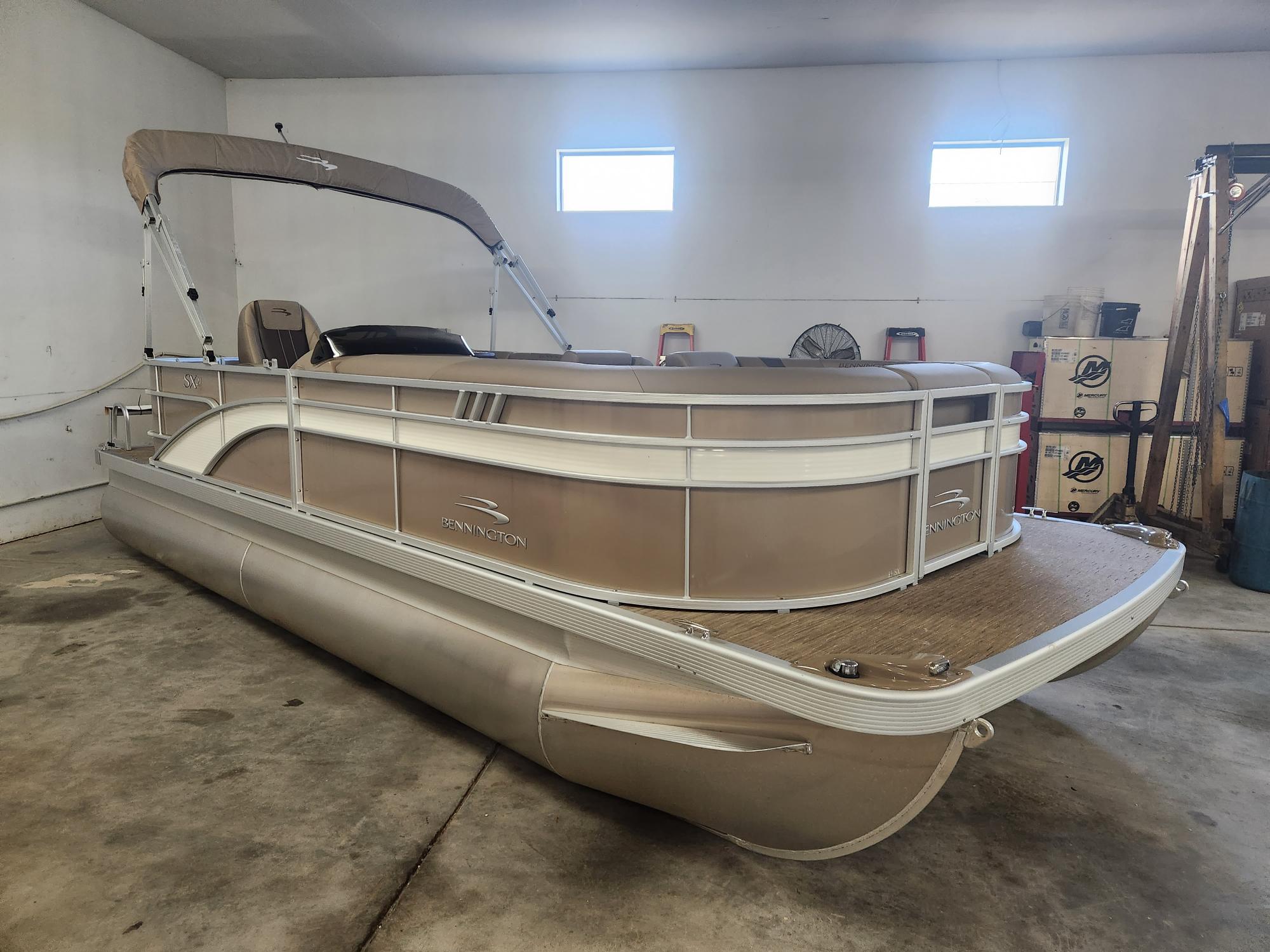 2023 Bennington 21 SXL Pontoon Boat
